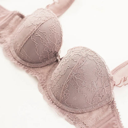 Délicatesse Française – Ensemble Lingerie Sexy en Dentelle : Soutien-Gorge Push-Up et Culotte Brodée