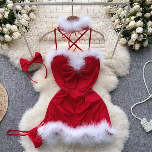 Rêve de Noël – Robe Sexy Rouge en Velours avec Col Halter et Détails en Fourrure