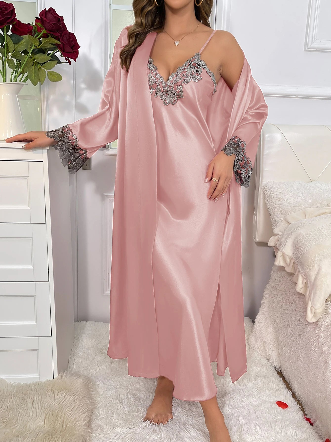 Élégance Contrastée – Ensemble de Pyjama 2 Pièces : Sexy et Élégant pour Femme