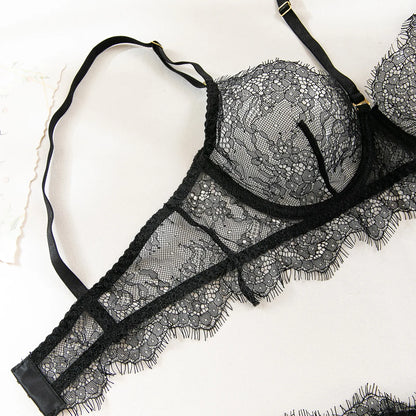 Éclosion de Charme : La Lingerie Qui Fait la Différence