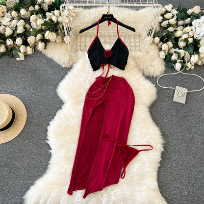 Rêve de Noël – Robe Sexy Rouge en Velours avec Col Halter et Détails en Fourrure