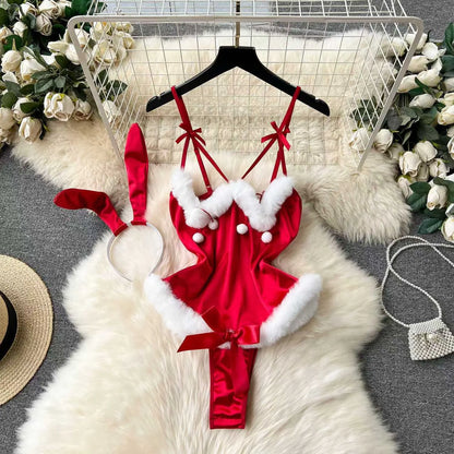 Rêve de Noël – Robe Sexy Rouge en Velours avec Col Halter et Détails en Fourrure