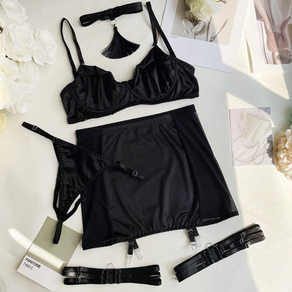 Ellolace – Ensemble Sexy 5 Pièces en Satin et Dentelle : Soutien-Gorge, Culotte, Jupe et Détails Élégants