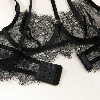 Éclosion de Charme : La Lingerie Qui Fait la Différence